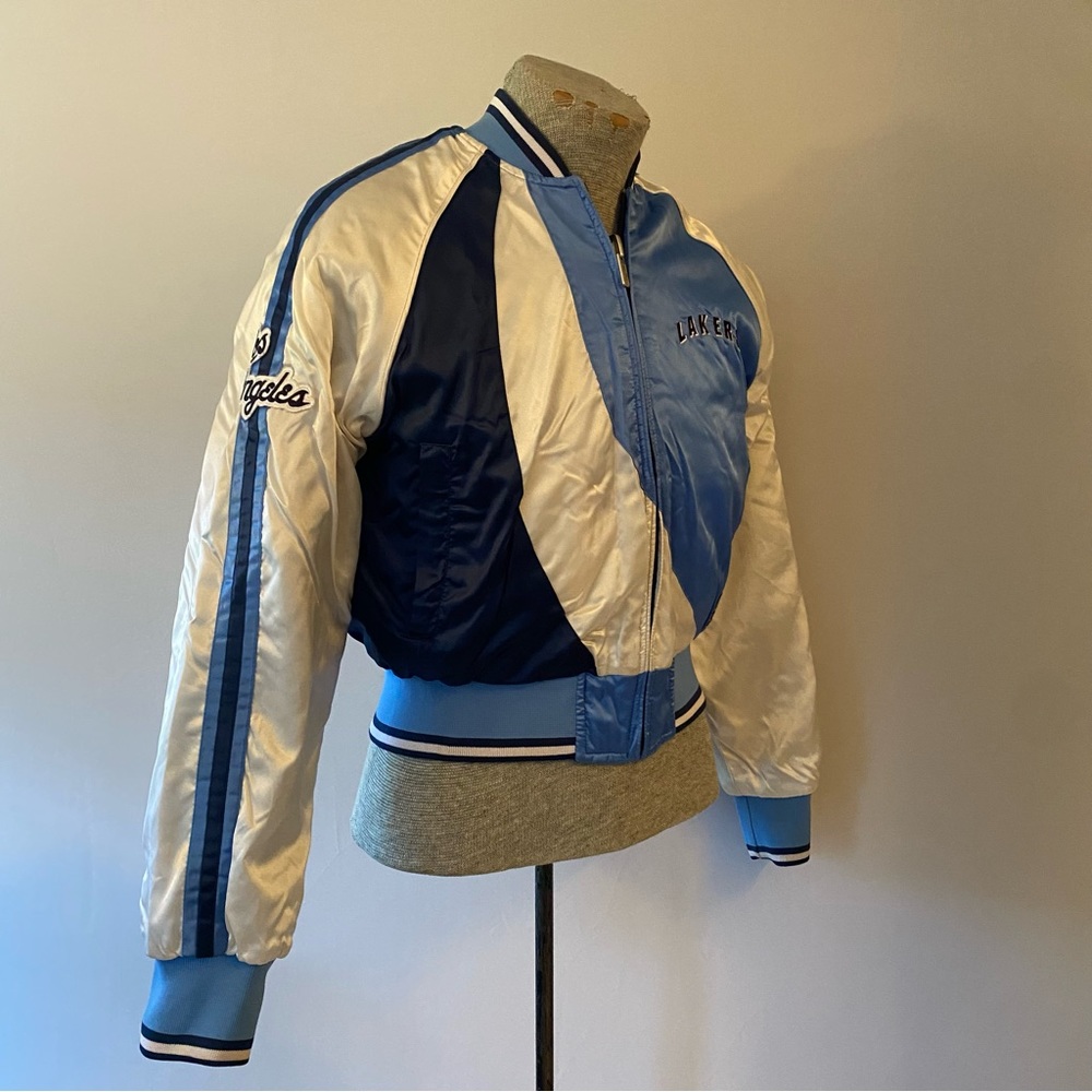 Vintage LAKERS Silk Bomber Jacket by Hardwood Classics Carl Banks. Quilt lining.